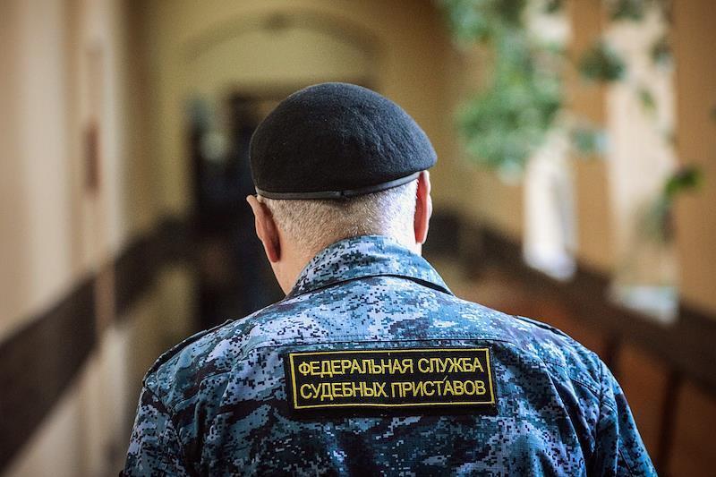 Москвичка сдала приставам решившего покинуть страну мужа из-за обиды