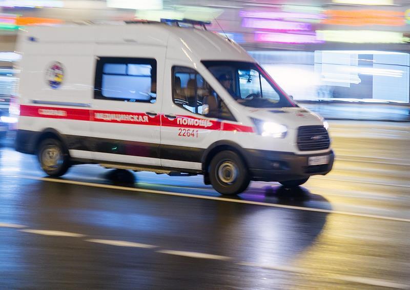 Женщину убило слетевшим с грузовика колесом в Подмосковье