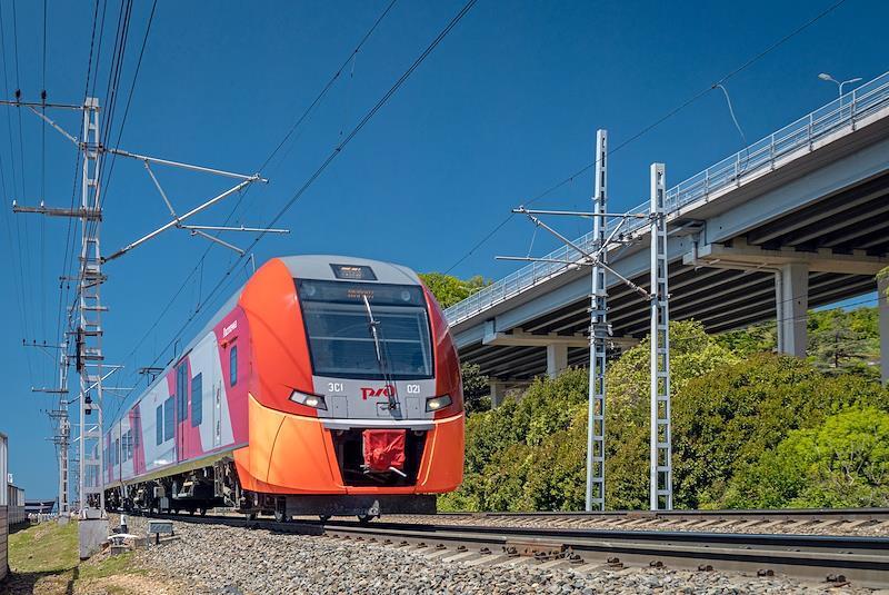 Подросток в Подмосковье сорвался с электрички и три дня пролежал в овраге с переломами