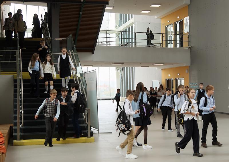 Школьные звонки в России заменят патриотическими песнями