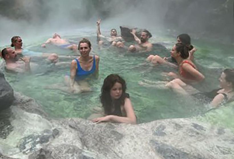 54-летняя Светлана Бондарчук опубликовала фото в купальнике из поездки на Курилы