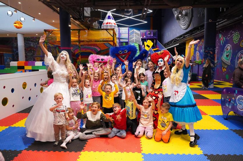 «Детей отсюда потом не вытащишь». Как инвесторы зарабатывают миллионы на детских парках развлечений в торговых центрах