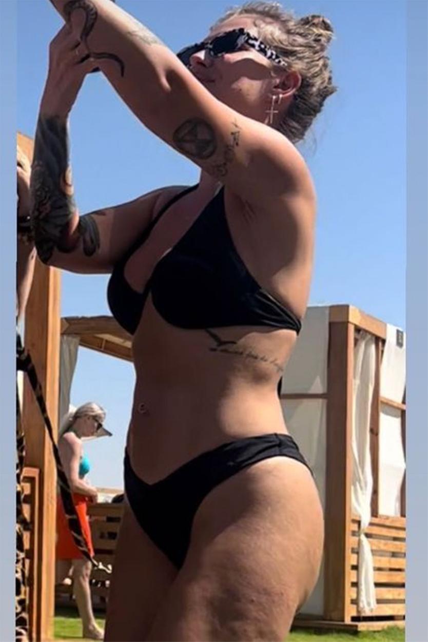 33-летняя Рита Дакота показала целлюлит на «честном фото»