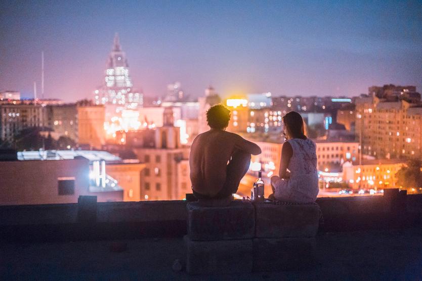 «Все реакции в порядке, а желания нет». Сексолог — о любви в мегаполисе, мужских страхах и интернет-дейтинге