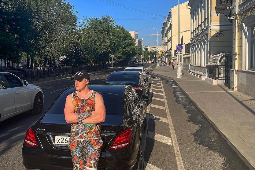 «Даже пьяная молодежь здесь культурная». Зачем москвич набил себе татуировку с любимым храмом?