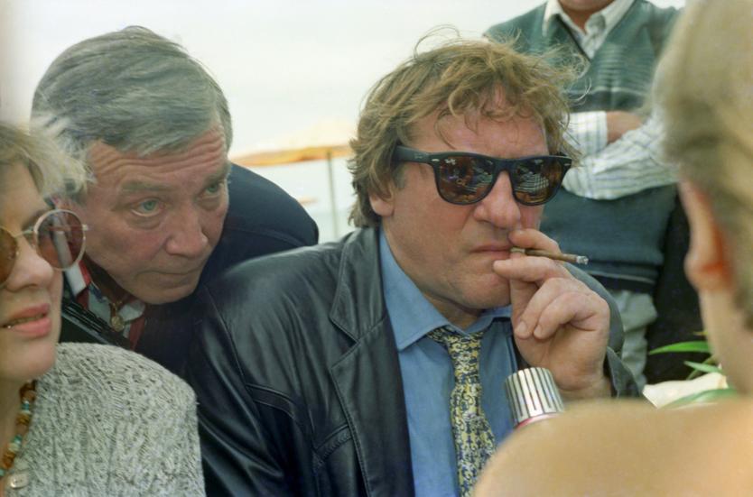 VII Открытый Российский Кинофестиваль «Кинотавр» (1-13 июня 1996 года), Сочи, гостиница «Жемчужина». Французский актер Жерар Депардье на фестивале