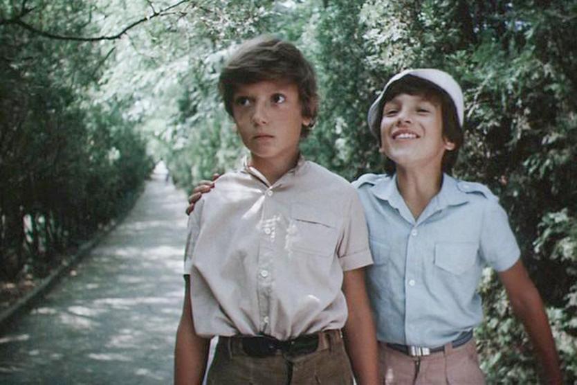 «В гости в Москве так просто не ходят». Известный режиссер об отличии москвичей и питерцев и судьбе Петрова с Васечкиным