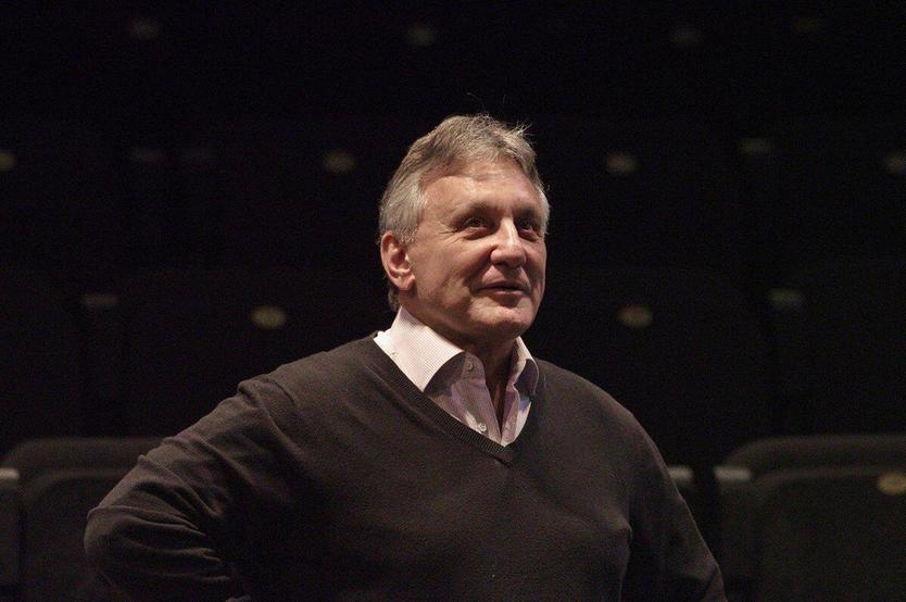 «В гости в Москве так просто не ходят». Известный режиссер об отличии москвичей и питерцев и судьбе Петрова с Васечкиным