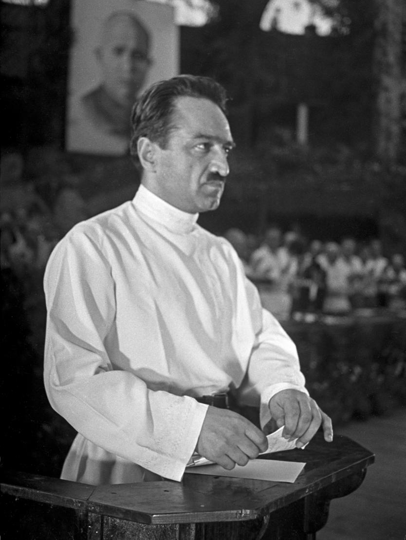 Советский партийный и государственный деятель, народный комиссар пищевой промышленности СССР Анастас Иванович Микоян. Москва, 1937 год