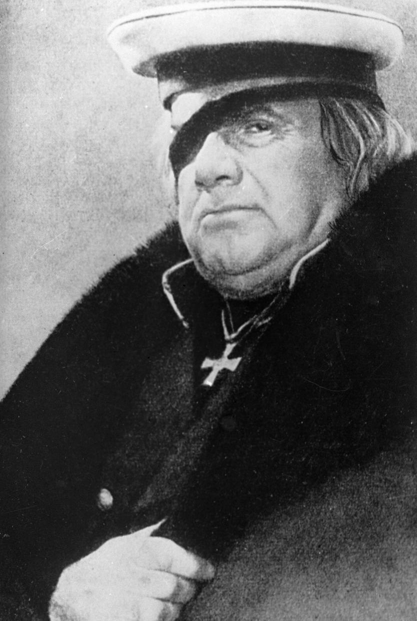 Игорь Ильинский в роли Кутузова на съемках художественного фильма «Гусарская баллада» режиссера Эльдара Рязанова