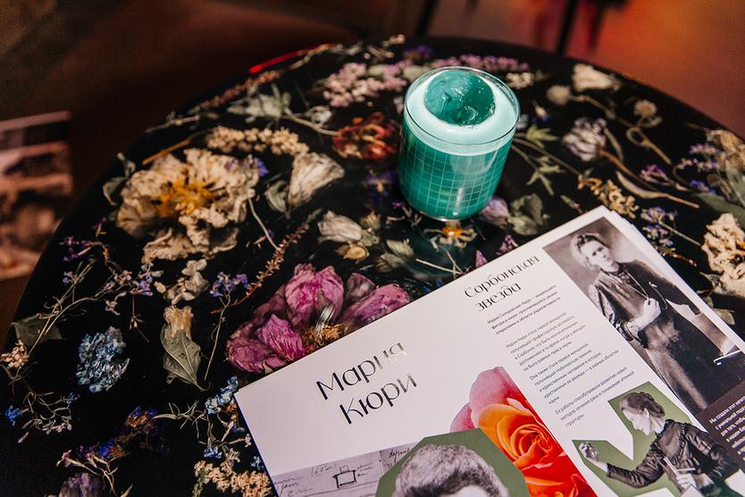 В Москве открыли бар только для женщин. Что будет происходить вдали от мужских глаз?