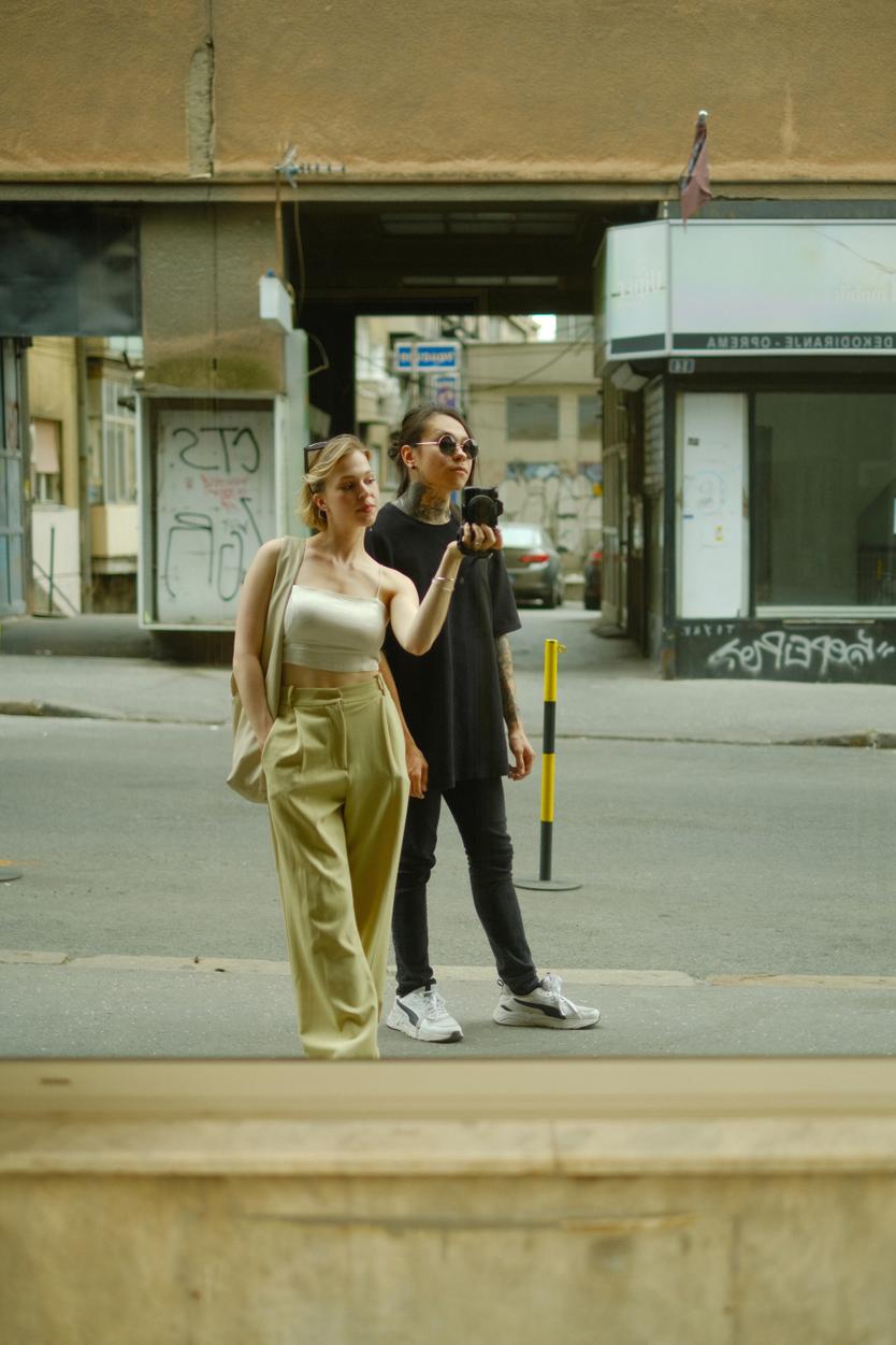 «Я плакала по ночам, считая себя никчемной». Как девушка из маленького города решила уехать в другую страну и как это заставило ее познакомиться с самой собой