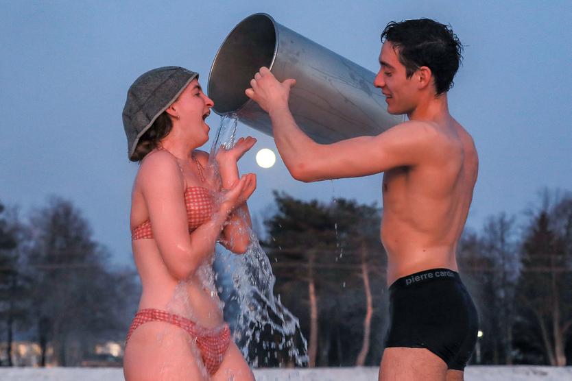 Ледяные обливания после парилки - не для начинающих любителей пара