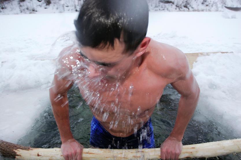 Окунуться в реку после бани - это всегла плюс 100 к ощущениям