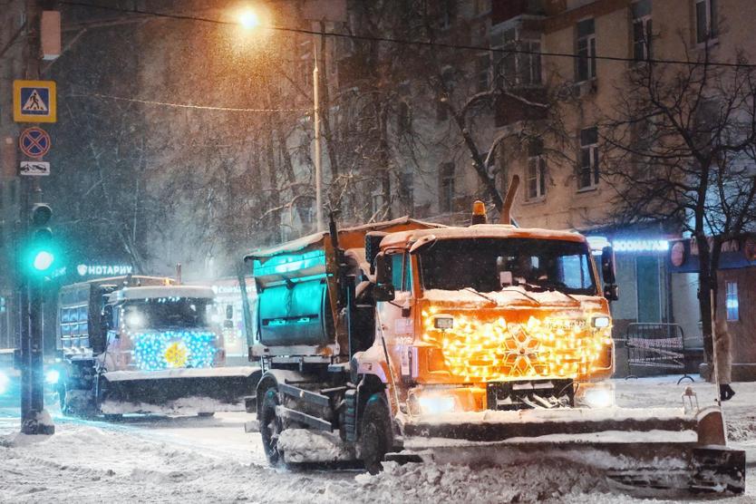 «Так, как в России, Новый год не встречают вообще нигде». Почему мы справляем столько зимних праздников, и откуда мы этого набрались