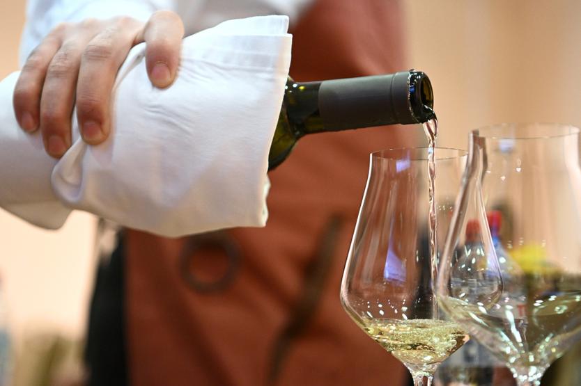 Рост зарплат и пенсий, новые налоговые правила и подорожавший развод. Какие изменения ждут жителей столицы с 1 января 2025 года?