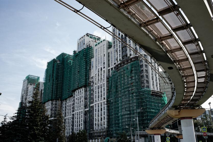 Рост зарплат и пенсий, новые налоговые правила и подорожавший развод. Какие изменения ждут жителей столицы с 1 января 2025 года?