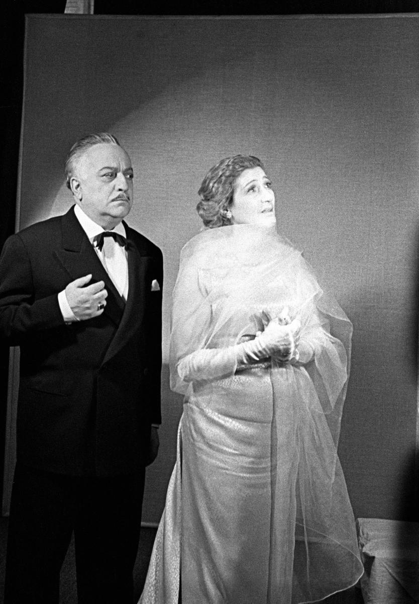 Сцена из спектакля по пьесе Эдуардо де Филиппо «Филумена Мартурано» в постановке театра имени Вахтангова. В ролях: Филумена Мартурано — Цецилия Мансурова, Доменико Сориано — Рубен Симонов