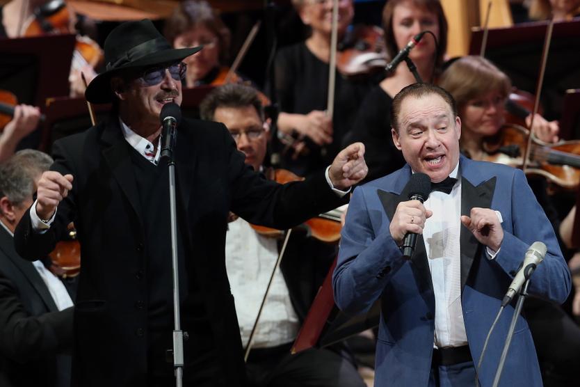 Актер Михаил Боярский и композитор Максим Дунаевский на концерте, посвященном 70-летию М. Дунаевского, в Концертном зале имени Чайковского