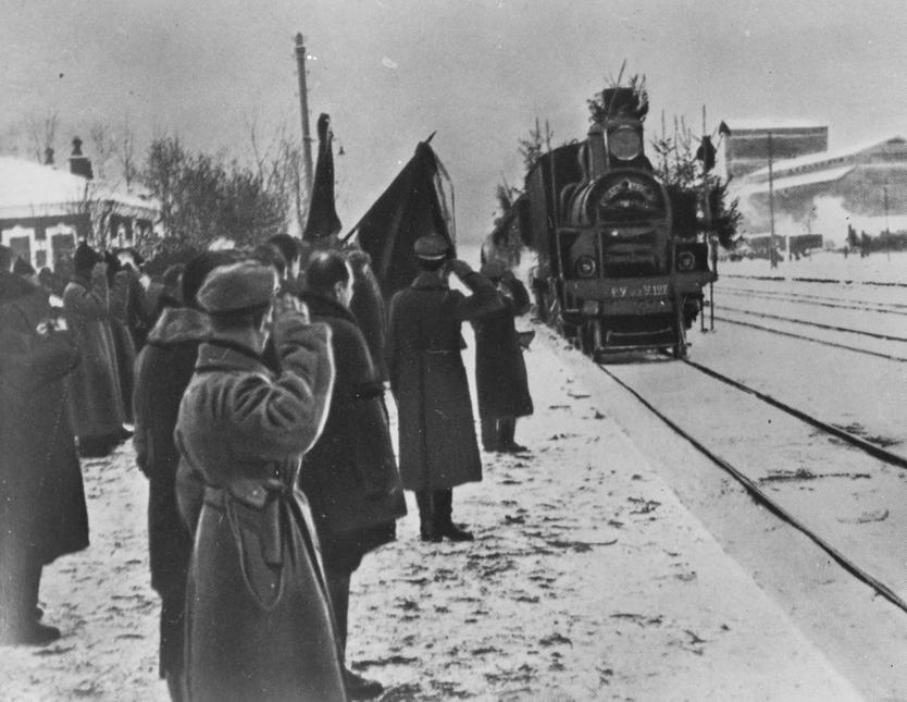 Паровоз У-127 провел траурный поезд с телом Ленина от платформы Герасимовская до Павелецкого вокзала. Москва, 23 января 1924 года