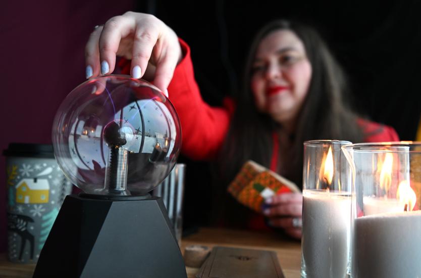 По данным исследования, 14 процентов российских предпринимателей обращались к тарологам, астрологам и магам за консультацией