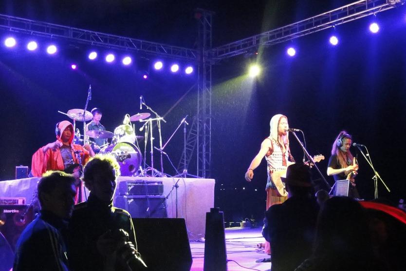 Выступление Петра Нестерова с Tribal trip, рок-фестиваль на юге провинции Юннань, Китай 2011 год