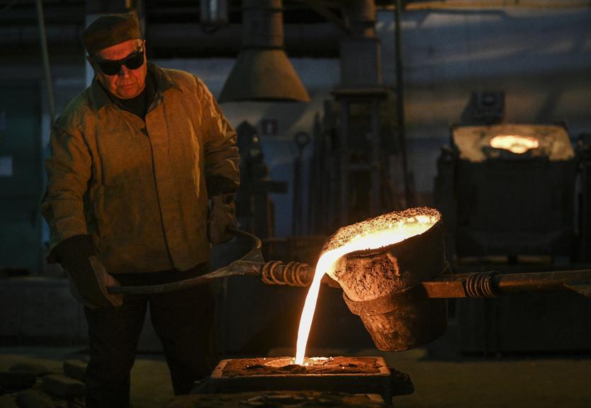 Названа самая востребованная промышленная профессия. Кого ищут более сотни тысяч работодателей?