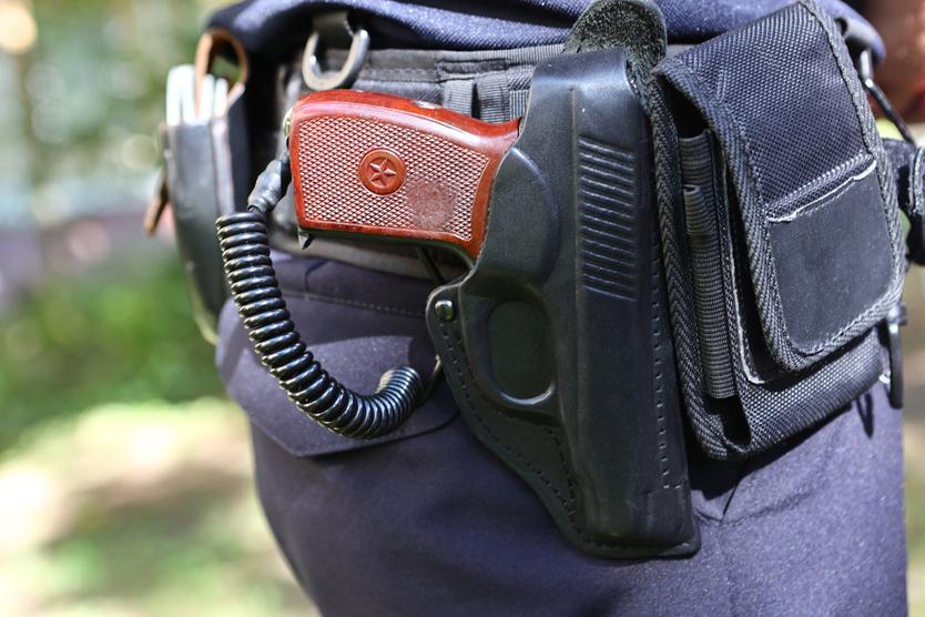 Автора песни «МВД — не мое» уволили из рядов московской полиции. Но он оказал сопротивление