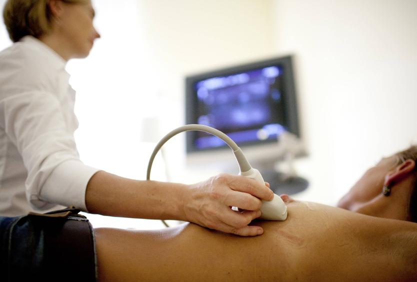 Врач перечислил шесть опасных симптомов, указывающих на рак груди. Их необходимо знать!