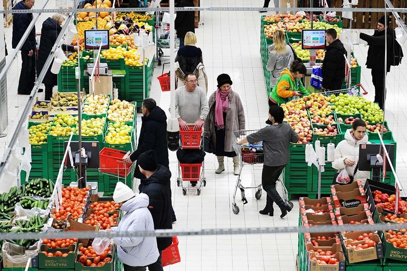 Бесплатная парковка у торгового центра разозлила москвичей. Оказалось, за нее придется заплатить