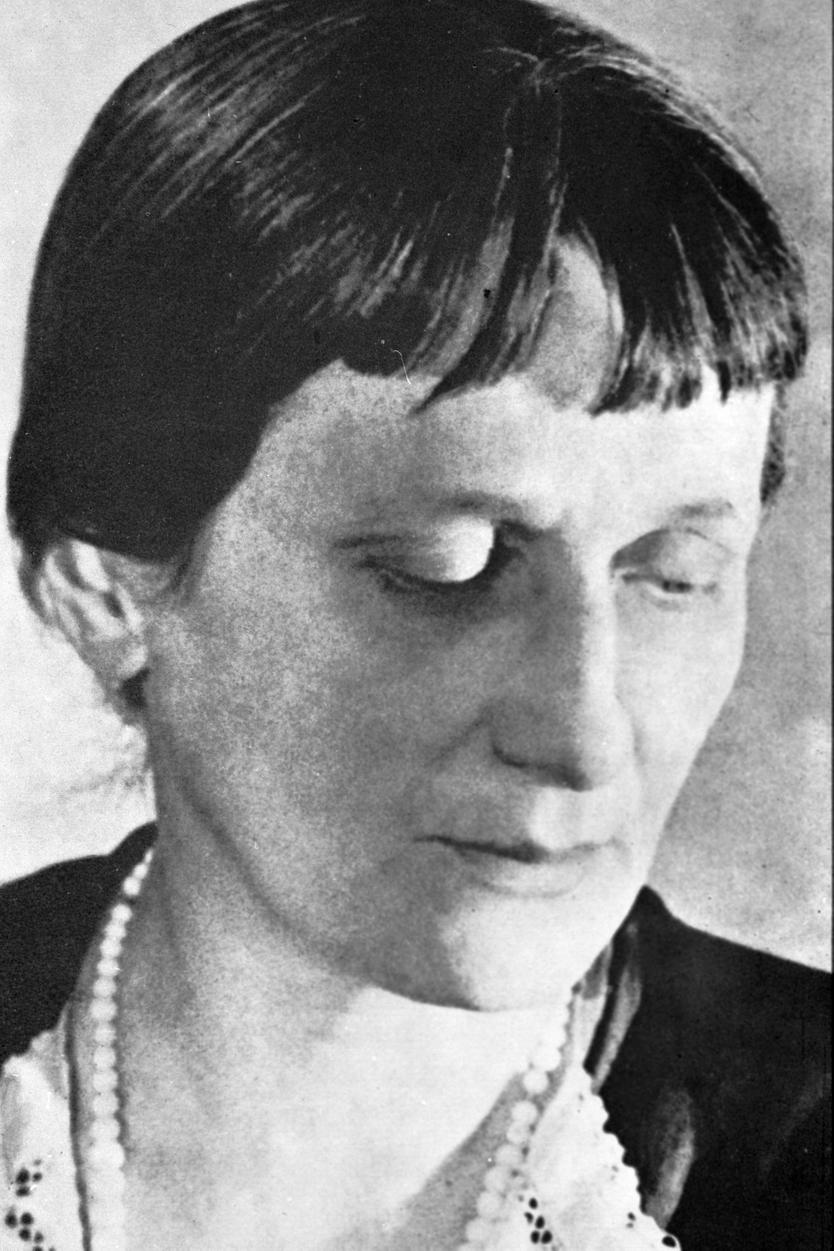 Русская поэтесса Анна Андреевна Ахматова (1889 - 1966).