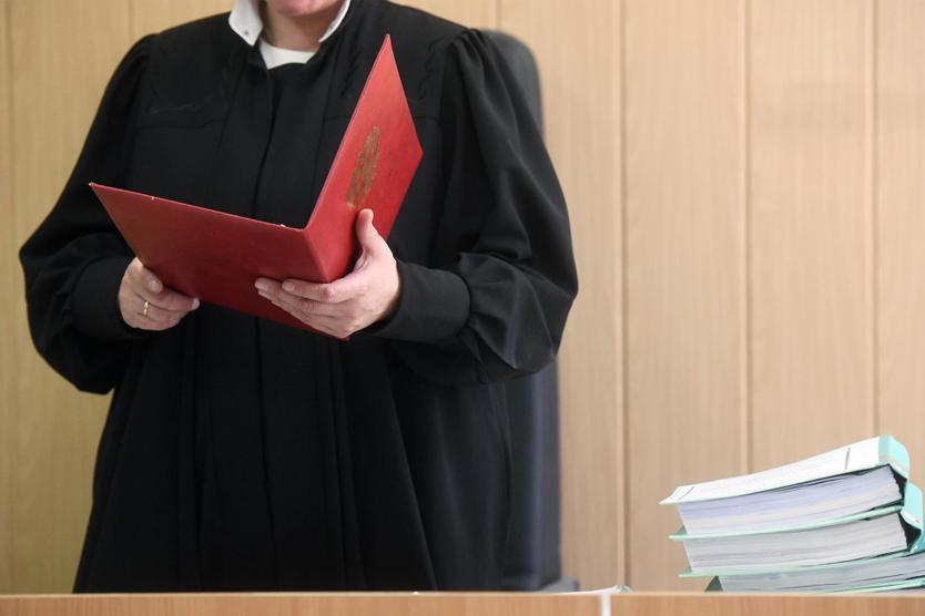 Длинный язык до суда доведет! Россияне поддержали ужесточение наказания за клевету