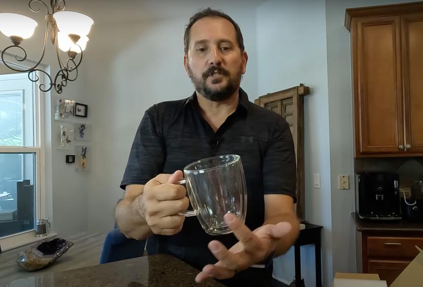 У модных кружек обнаружился взрывной эффект. Есть пострадавшие