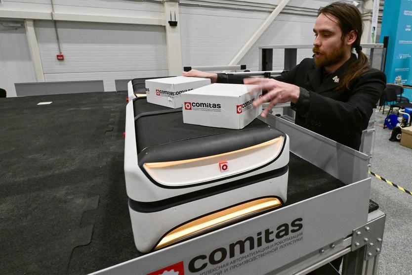 Демонстрационные тестирования роботов в первом в стране центре испытаний робототехники Московского инновационного кластера (МИК) в инновационном центре «Сколково».