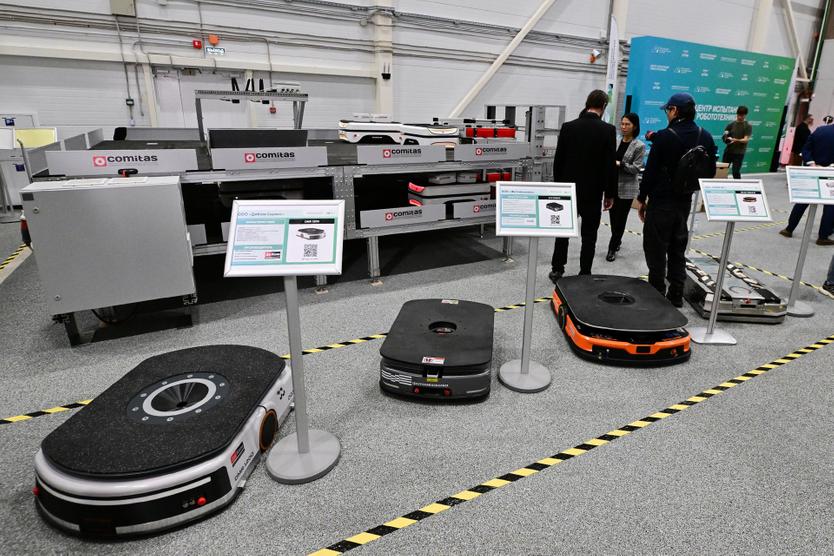 Демонстрационные тестирования роботов в первом в стране центре испытаний робототехники Московского инновационного кластера (МИК) в инновационном центре «Сколково».