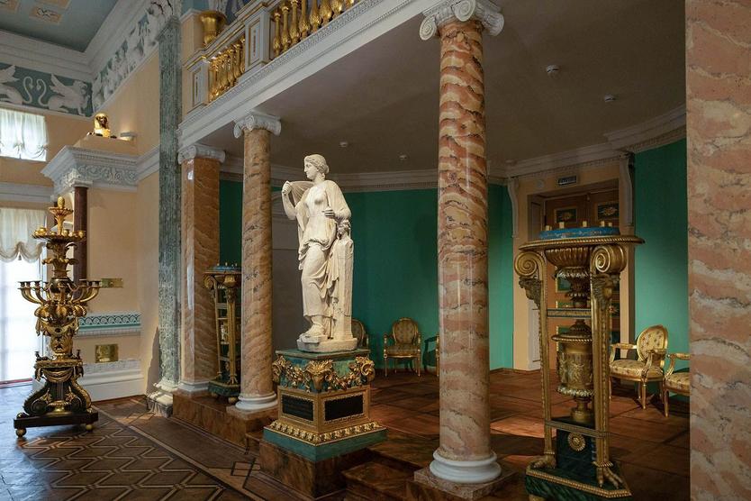 Москва показывает закрытые особняки и дома царских ведомств.