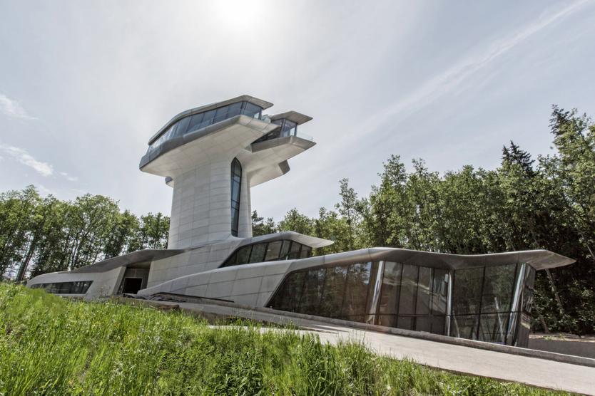 Вид на Capital Hill Residence