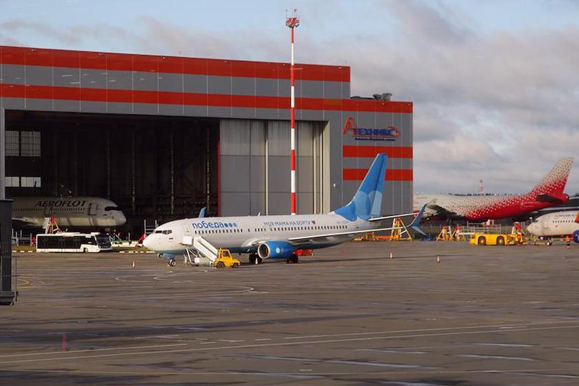 В аэропорту Шереметьево работника задавило установкой для самолетов