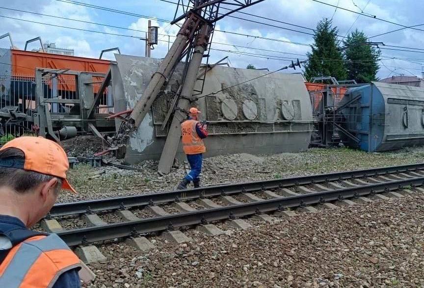 Поезд сошел с рельсов на юго-востоке Москвы