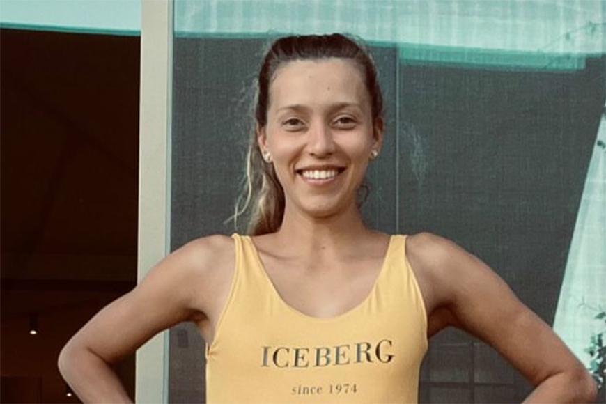 Регина Тодоренко показала фигуру в купальнике