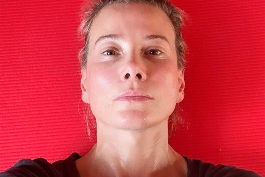 49-летняя Юлия Высоцкая показала лицо без макияжа