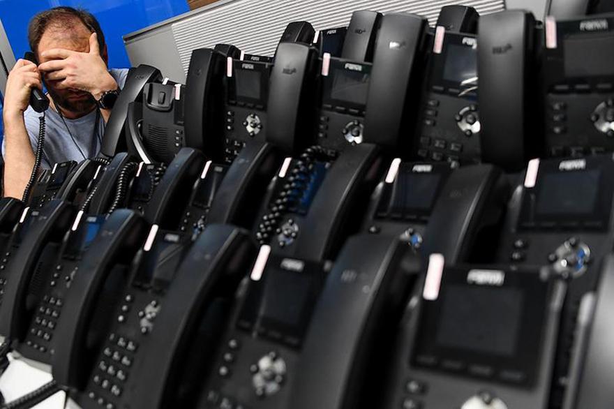 Москвичи высказались о стационарных телефонах в квартирах