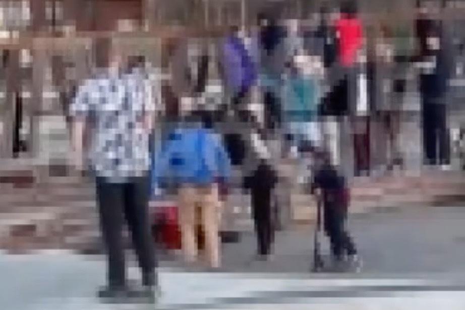 В Подмосковье подростки избили инвалида ногами и попали на видео