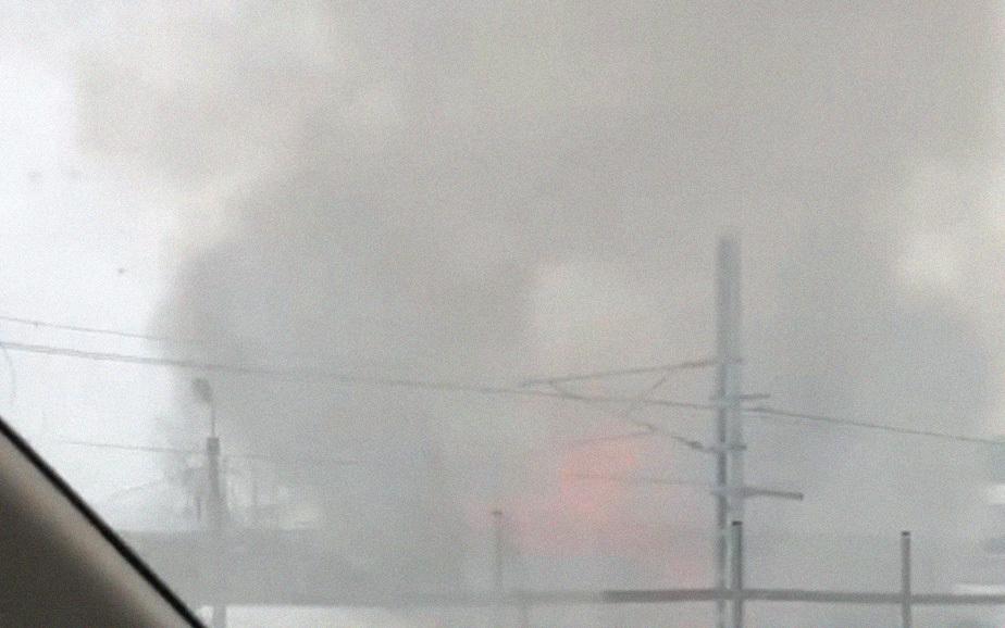 Крупный пожар на востоке Москвы попал на видео