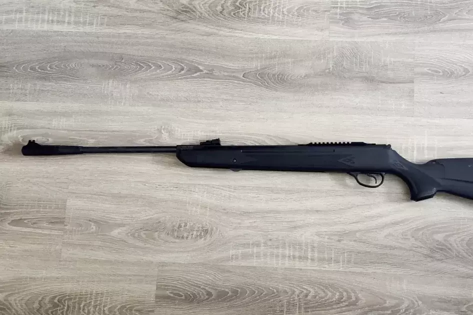 Молодой житель Подмосковья устроил стрельбу из окна многоквартирного дома