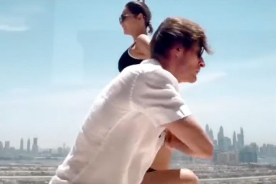 Павел Воля сорвал тренировку жены и попал на видео