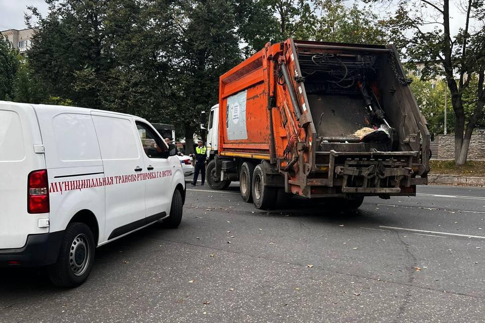 Мусоровоз насмерть задавил трехлетнюю девочку в Подмосковье