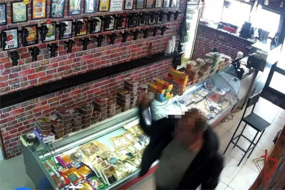 Москвич напал на кассира из-за отказа включить песню Shaman