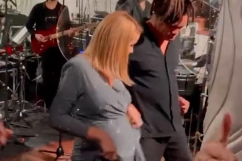 Зажигательные танцы беременной Ольги Орловой попали на видео