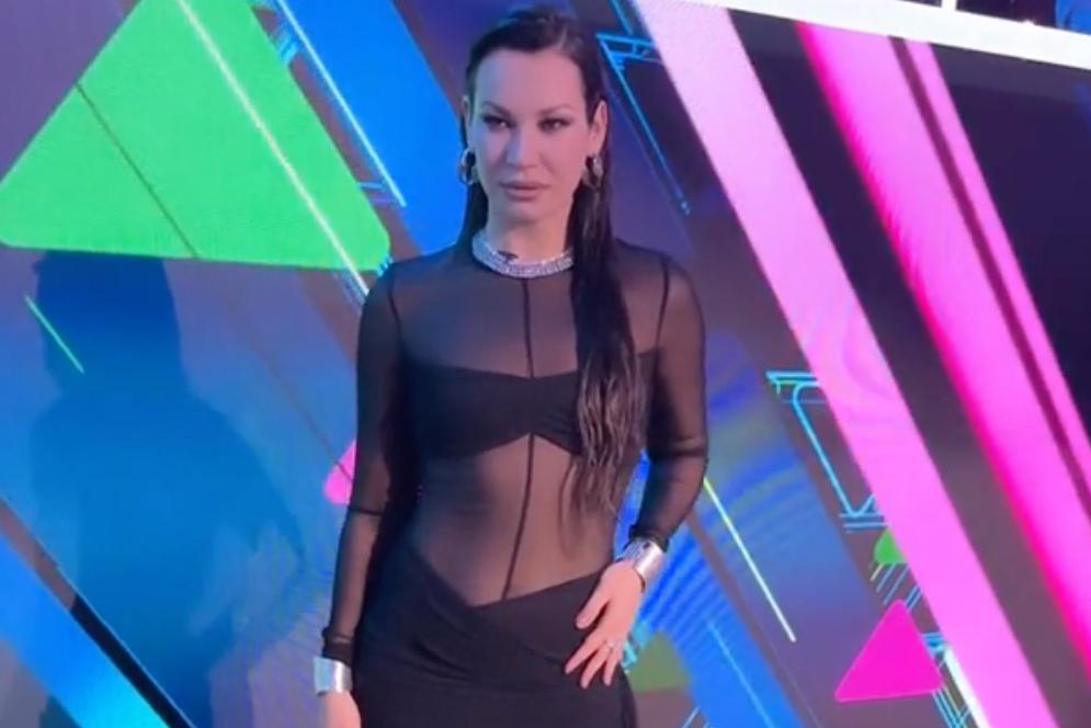 Ида Галич продемонстрировала фигуру в полупрозрачном мини-платье